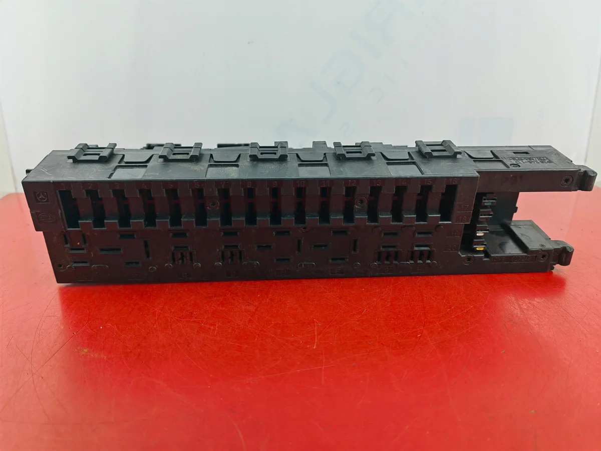 Mercedes W203 Sicherungskasten Modul SAM 2035453401 image 5