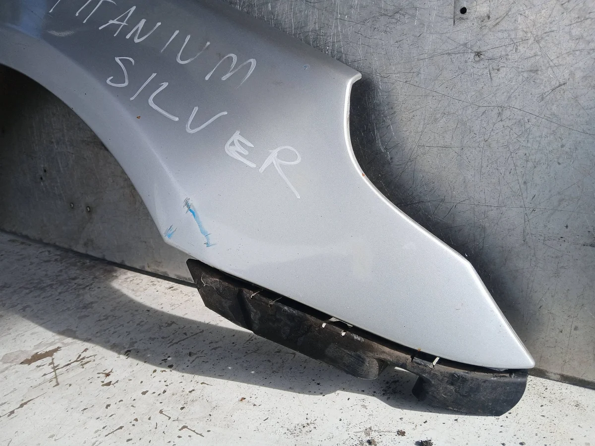 Voorste rechter spatbord BMW 5 E60 E61 image 3