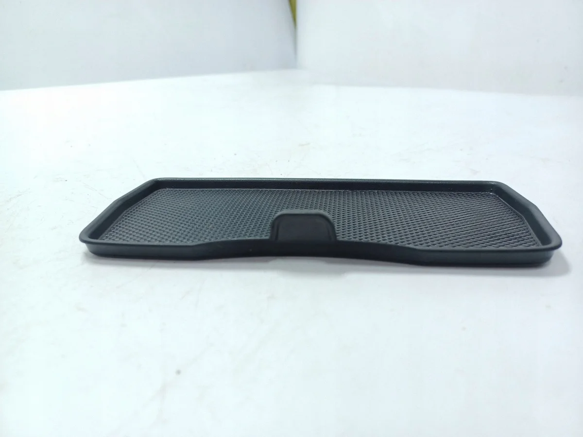 Mercedes E W213 Gummieinlage Ablage A2136890200 image 3