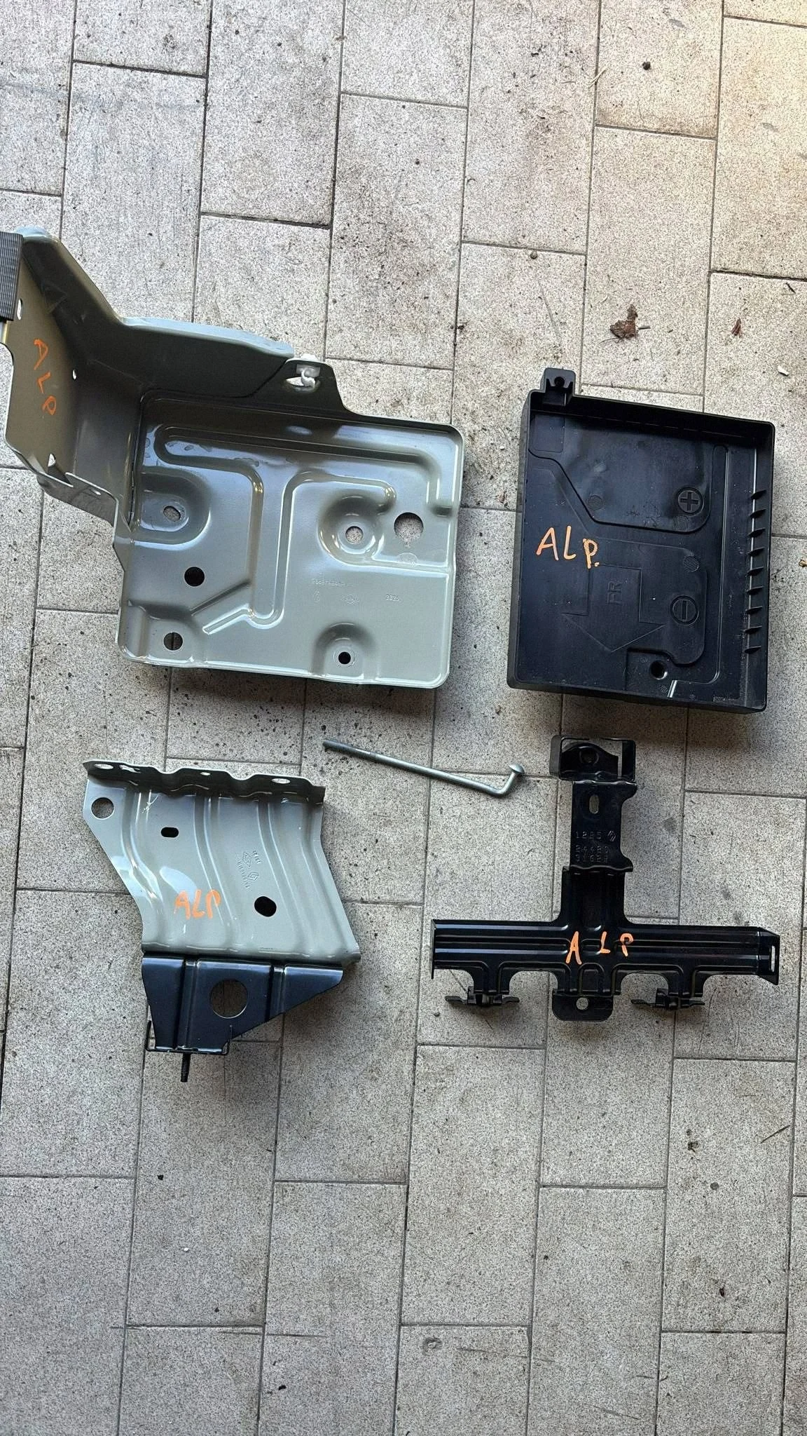 Alpine A390 244575845R - Base Batteria Usata