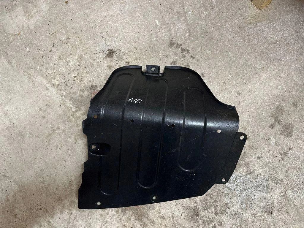 KIA Optima 86698A8300 pohjapanssari, käytetty