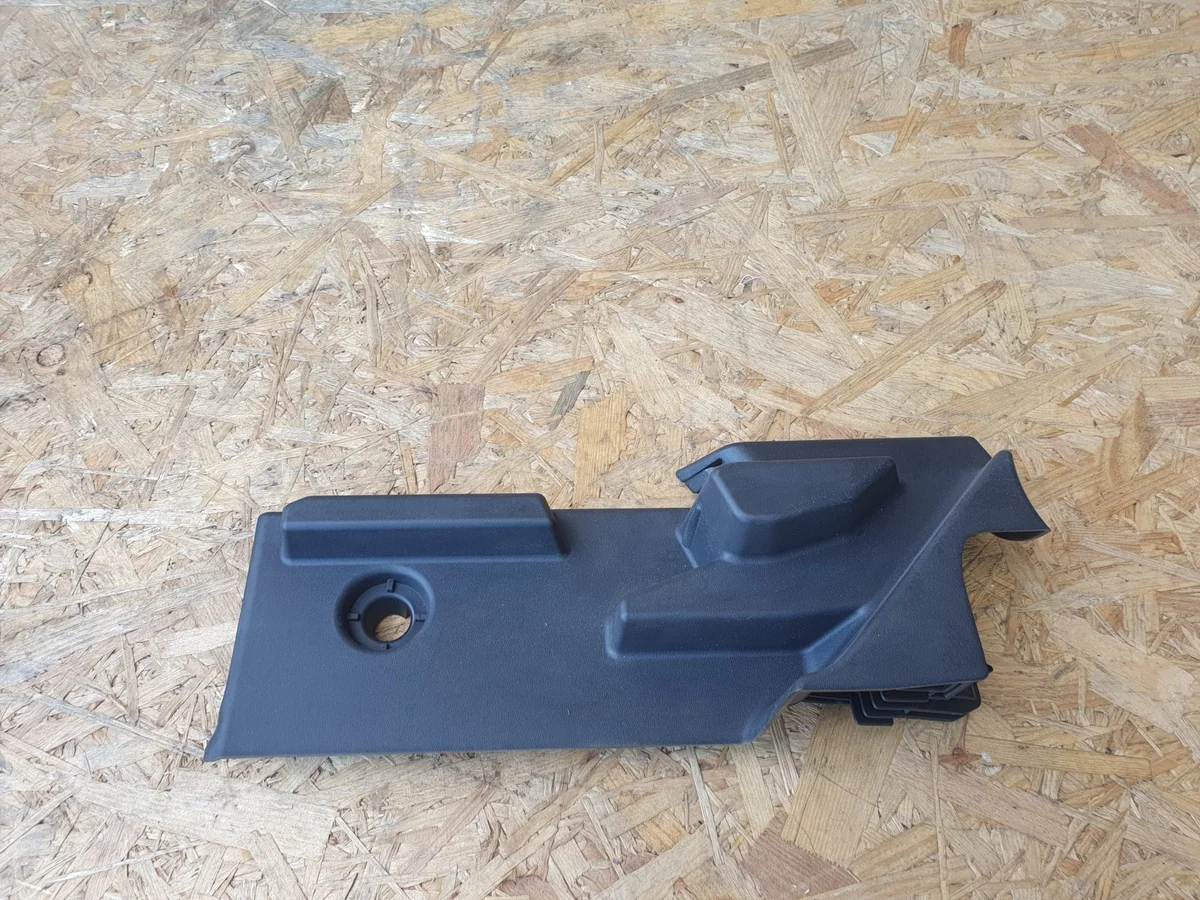Soporte Suelo Maletero Cupra Formentor 5FA858859