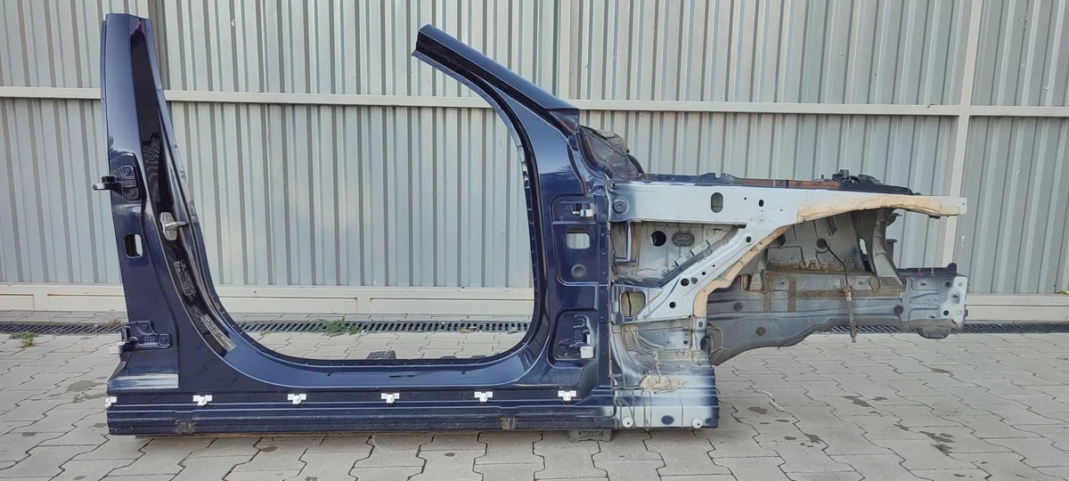 Mercedes W205 Sedan Viertel Kotflügel Rechts Vorne