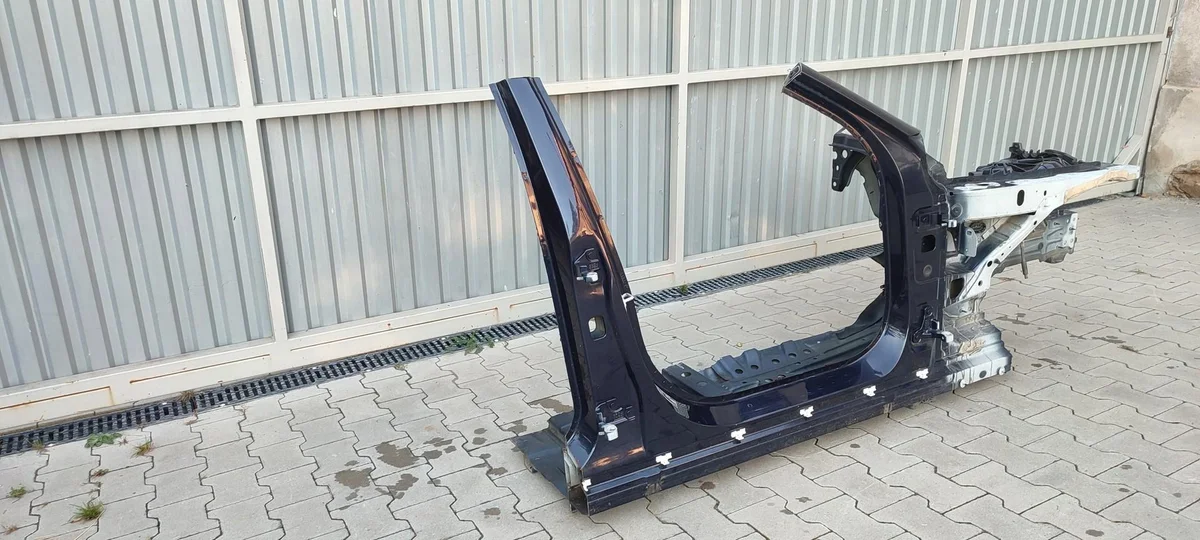 Mercedes W205 Sedan Viertel Kotflügel Rechts Vorne image 3