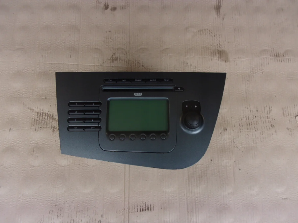 Radio Seat Leon II 1P1035186B Gebruikt