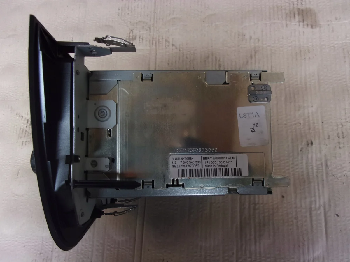 Radio Seat Leon II Käytetty M1120709-1P1035186B image 3