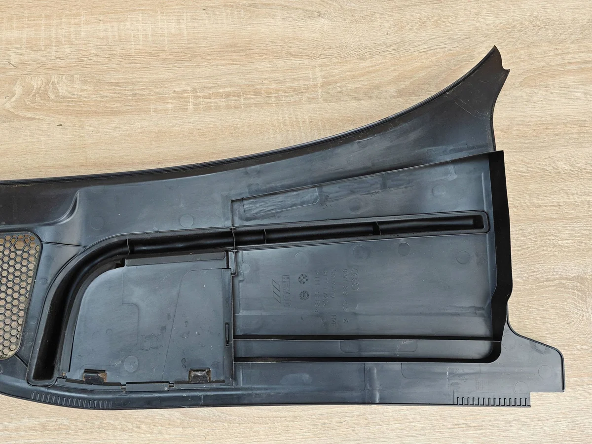 Audi A4 B9 8W tuulilasin alakate 8W1819403 image 6
