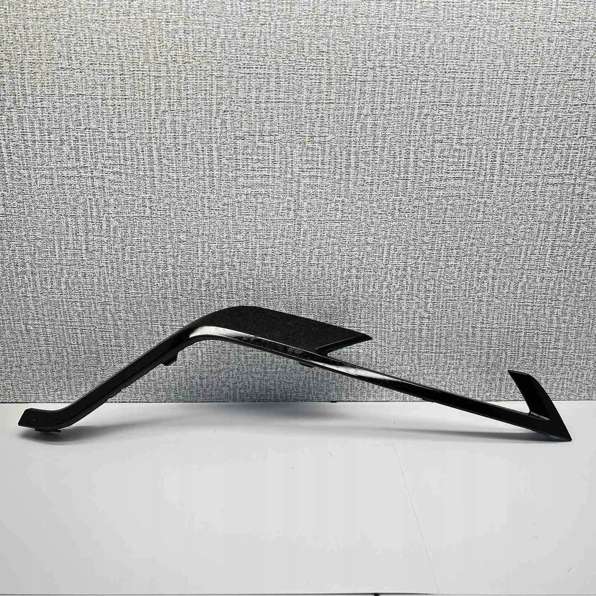 Embellecedor parachoques Volvo XC60 II R Design