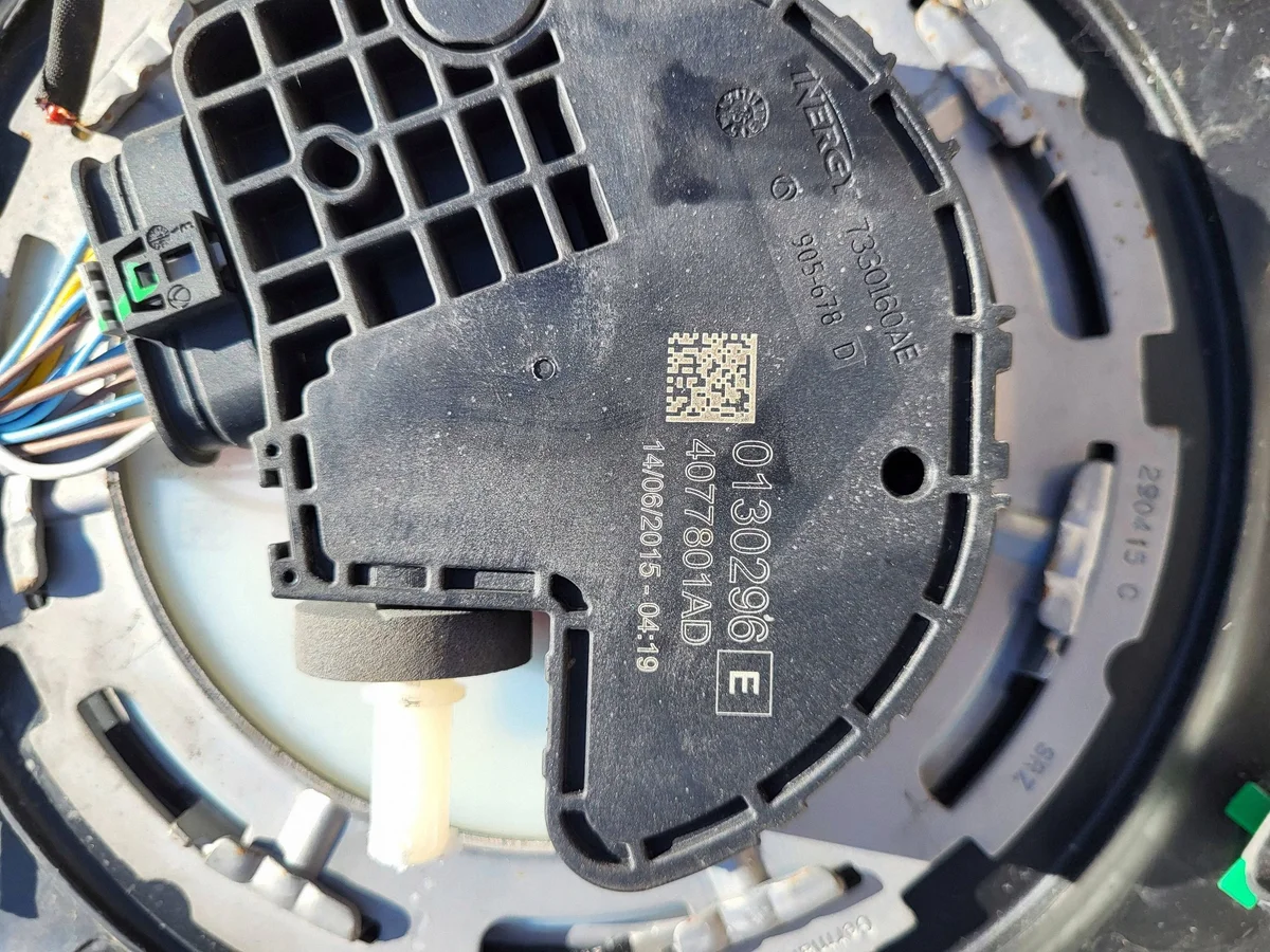 Audi A7 C7 4G LIFT Depósito AdBlue 4G0131877H image 5