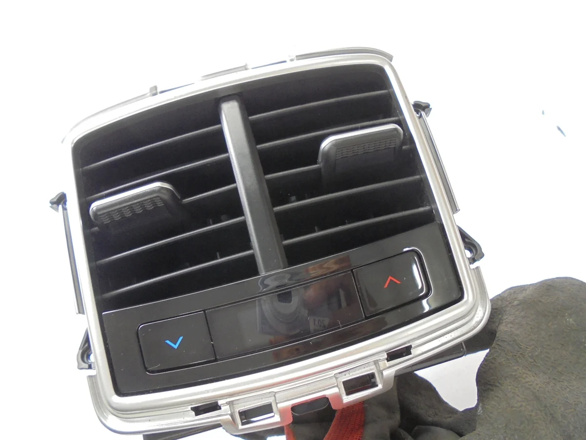 Kia Sportage V Lüftungsgitter Hinten 97950-R2000 FWK image 3