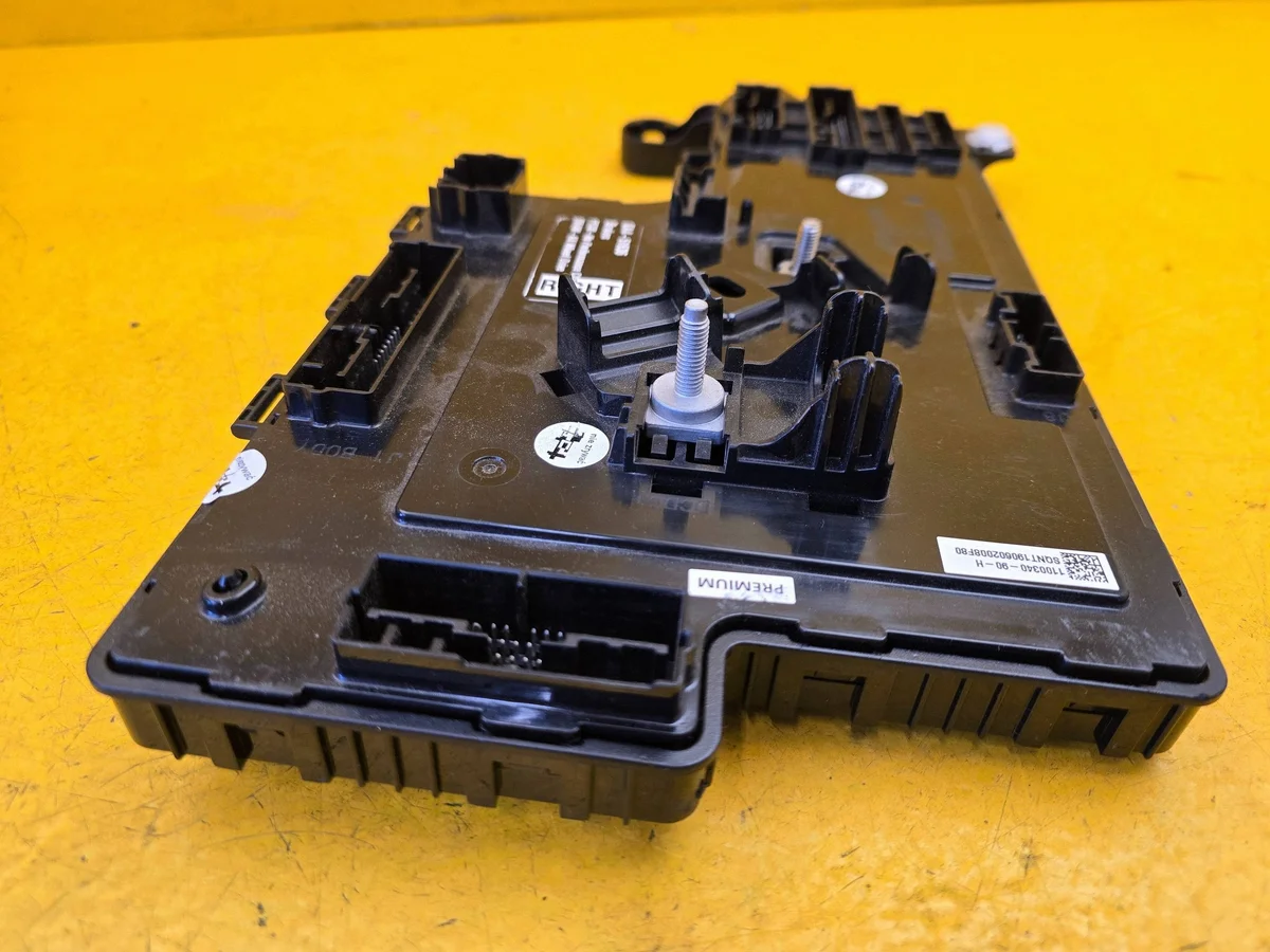 Tesla Model 3 Modul Steuergerät Komfort 1100340 90 H image 3