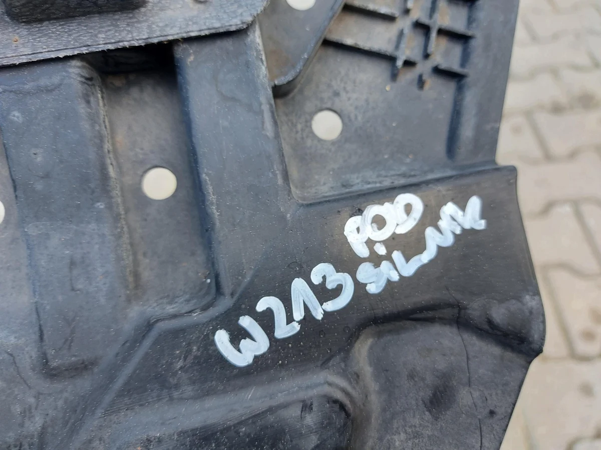 Cache moteur Mercedes W213 E300de Kombi image 4