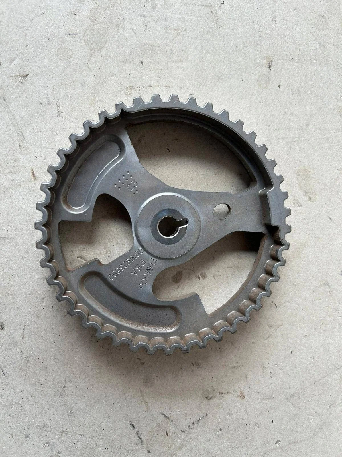Poelie krukas Peugeot 9819923680 Gebruikt