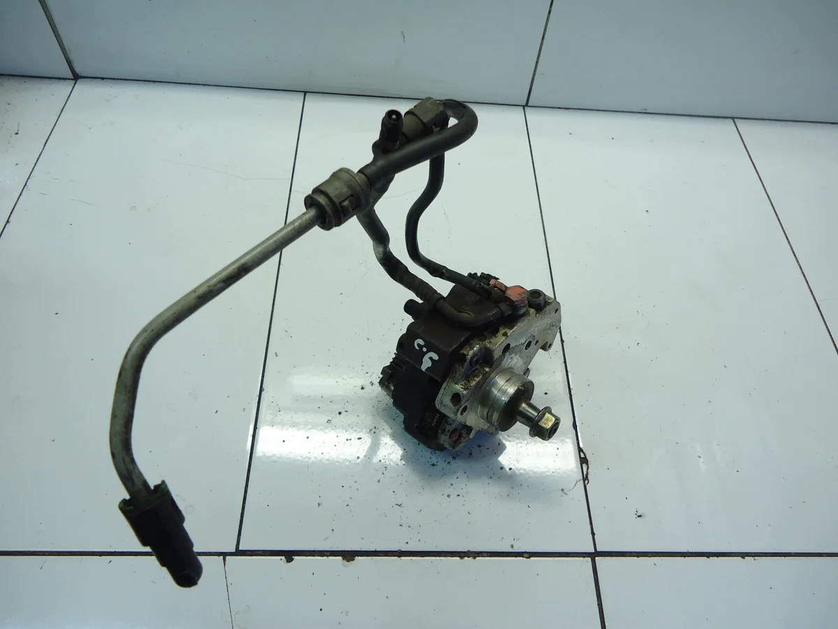 Polttoainepumppu Chrysler Voyager IV 2.5 CRD