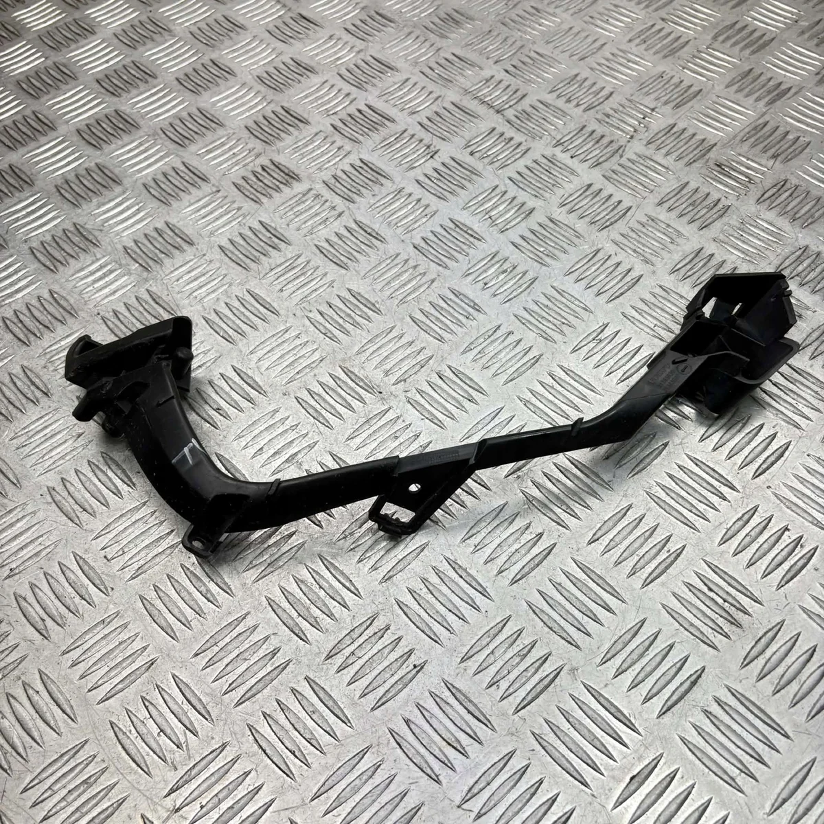 Ram för Volvo XC90 II Halogen Gitter Höger