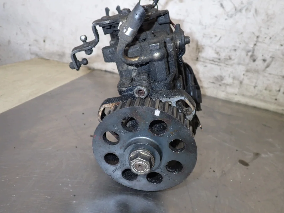 Einspritzpumpe VW T4 2.4 D 074130108 image 3