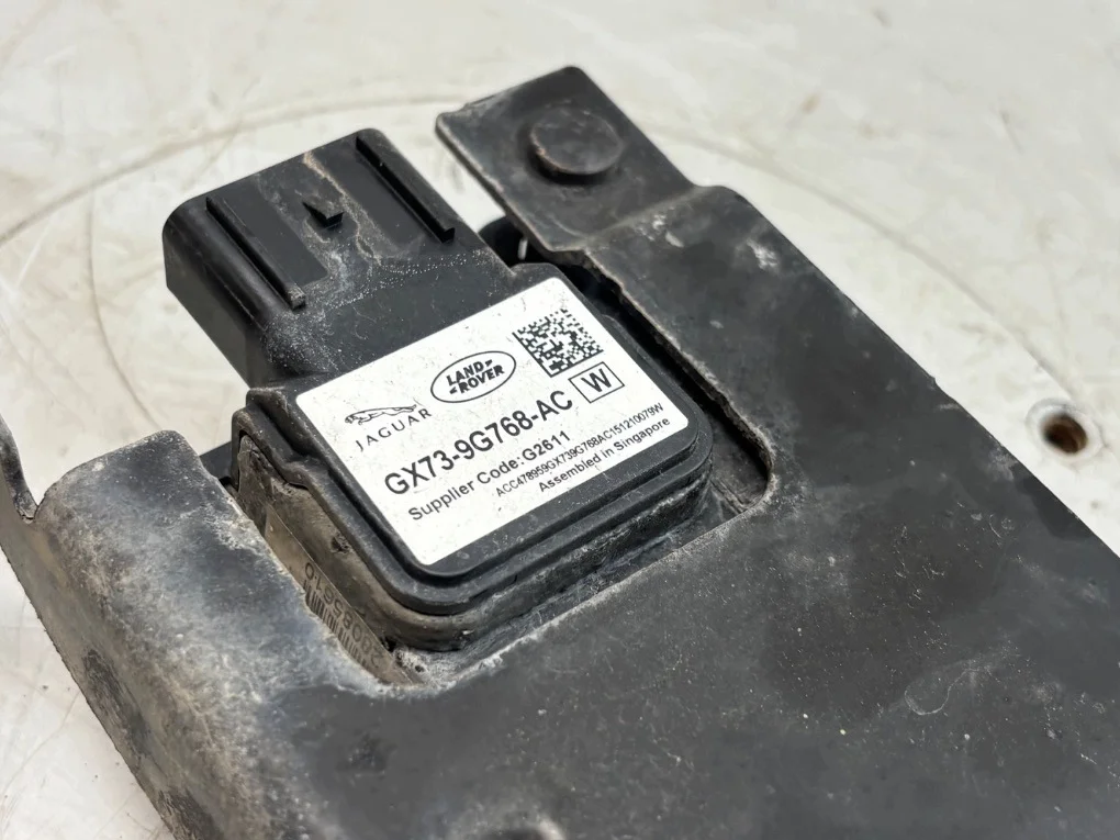 Radar Distronic Jaguar XE T2H8799 image 3