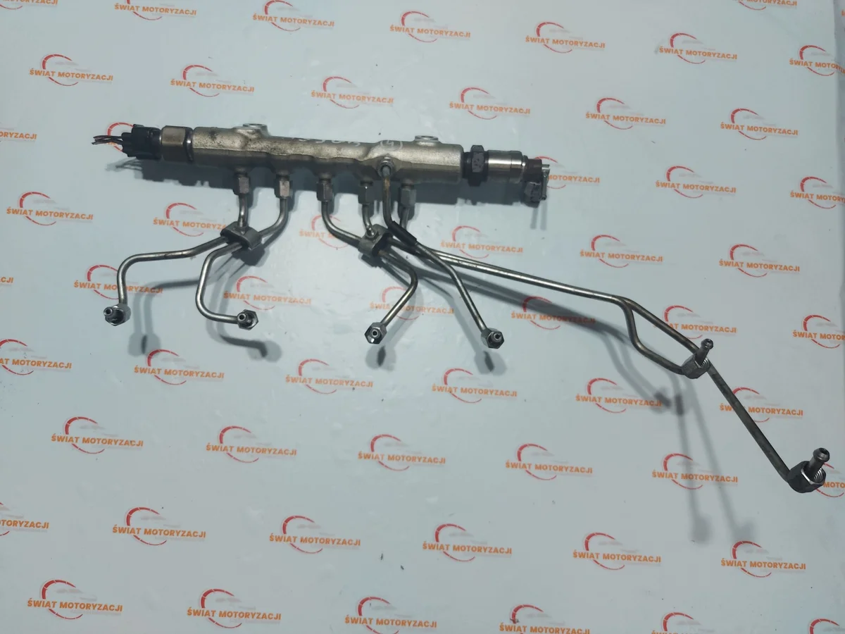 Lexus IS220 2.2 D-CAT Injector Rail 89458-60010
