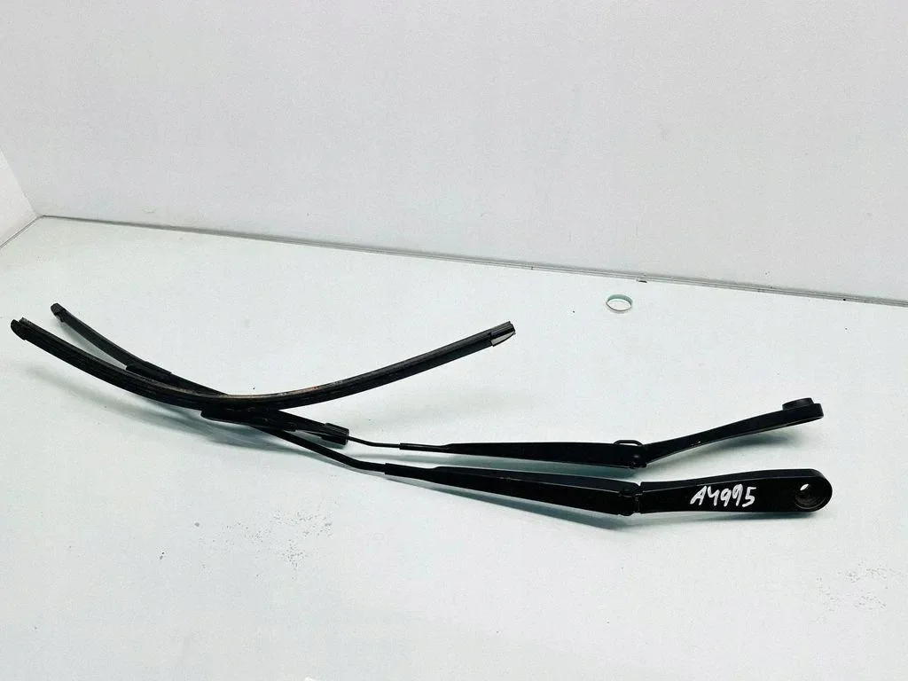 Brazo limpiaparabrisas Ford Kuga II A1995