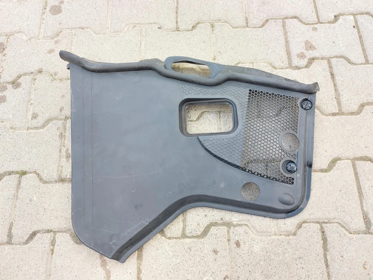 Cache pare-brise gauche Mercedes W213 E300de