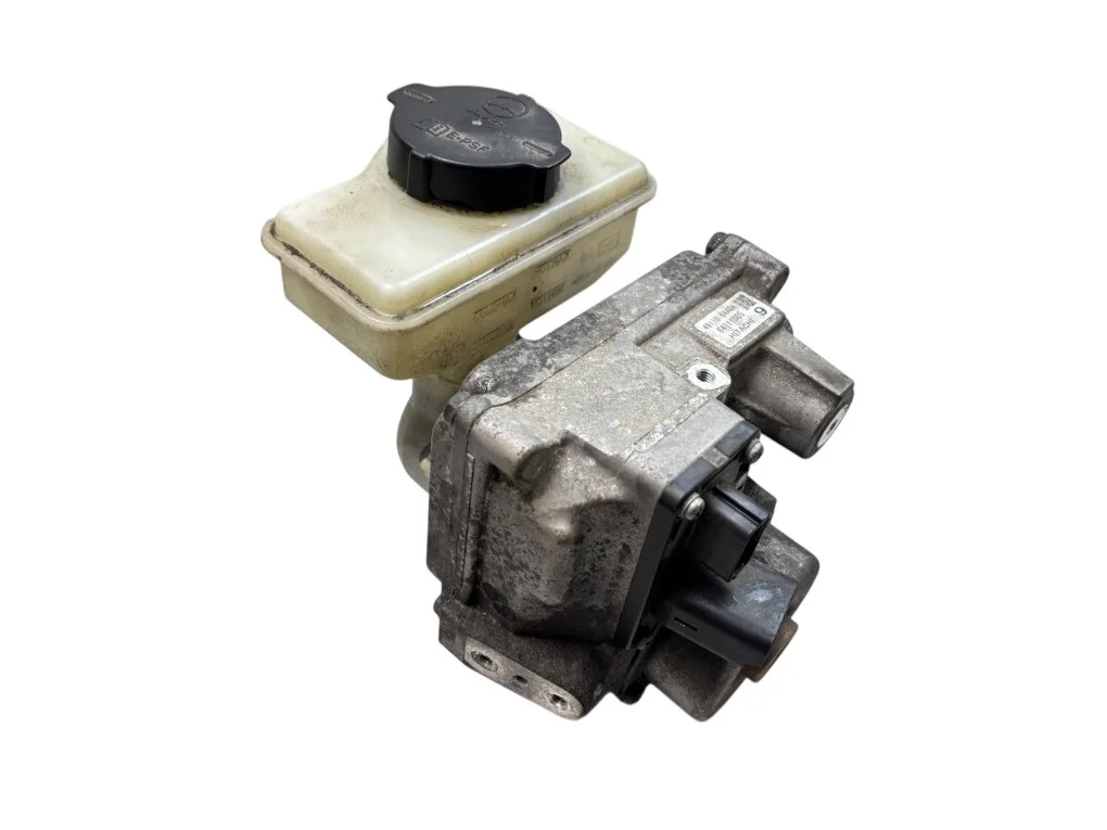 Ohjaustehostimen pumppu Infiniti Q70 Y51