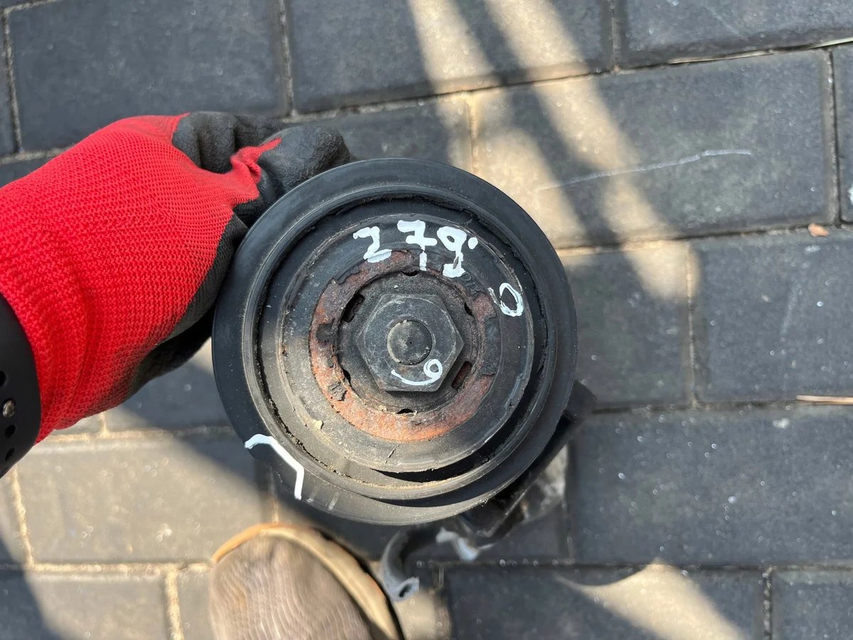 Airconditioning Compressor A0012305011 Mercedes image 3