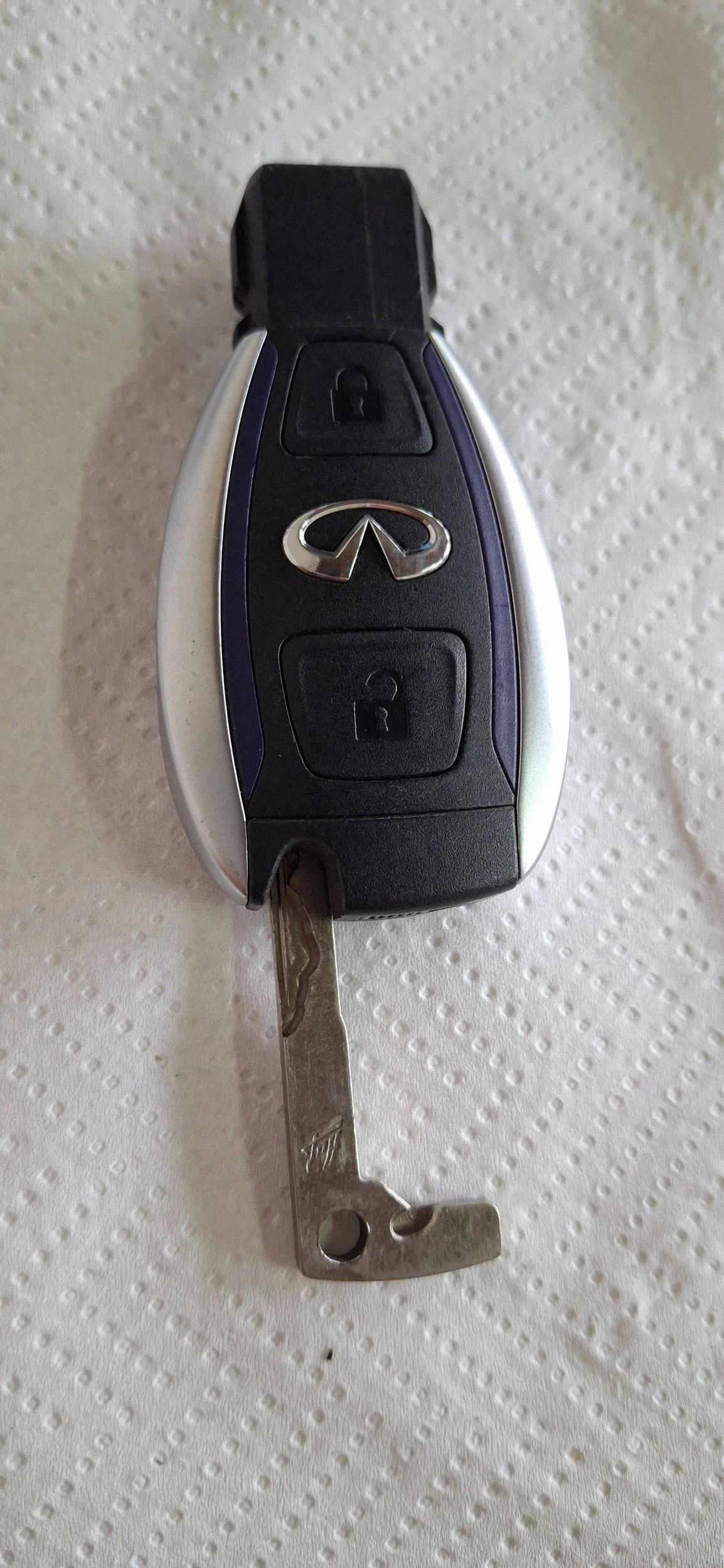 Clé/Carte Infiniti QX30 285E35DD3A