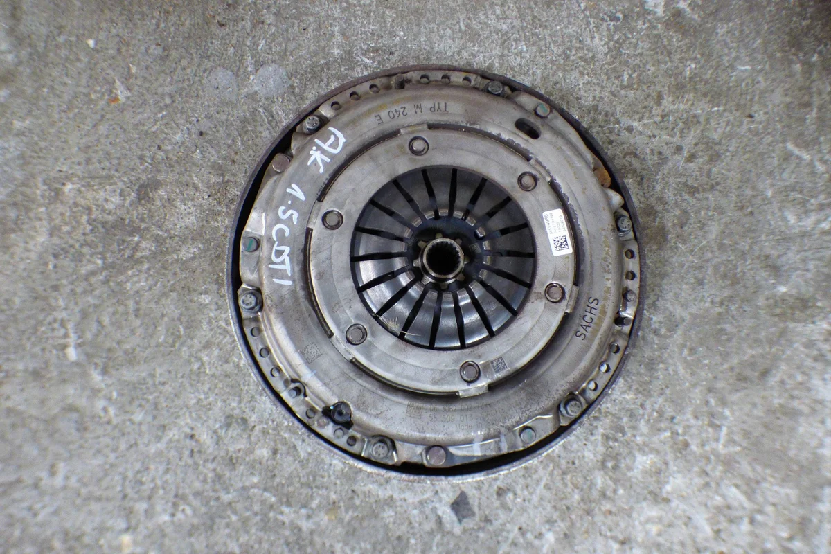 Volant moteur 55514986 Opel Astra K V 1.5 CDTI