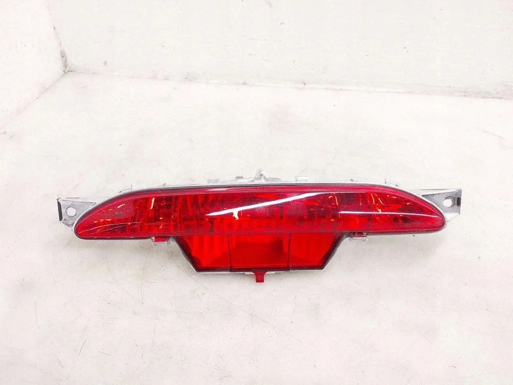 Zusatzbremsleuchte Peugeot 208 9674308980