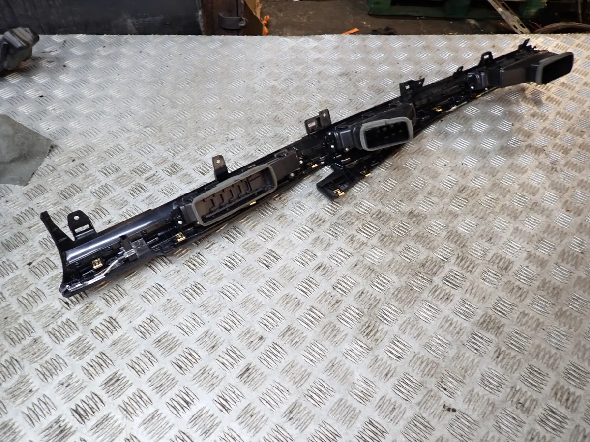 Moldura Tablero Cadillac Escalade 2021- OEM 84972374 a image 4