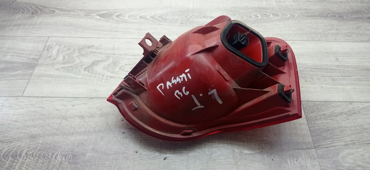 VW Passat B6 Left Rear Tail Light Used image 6
