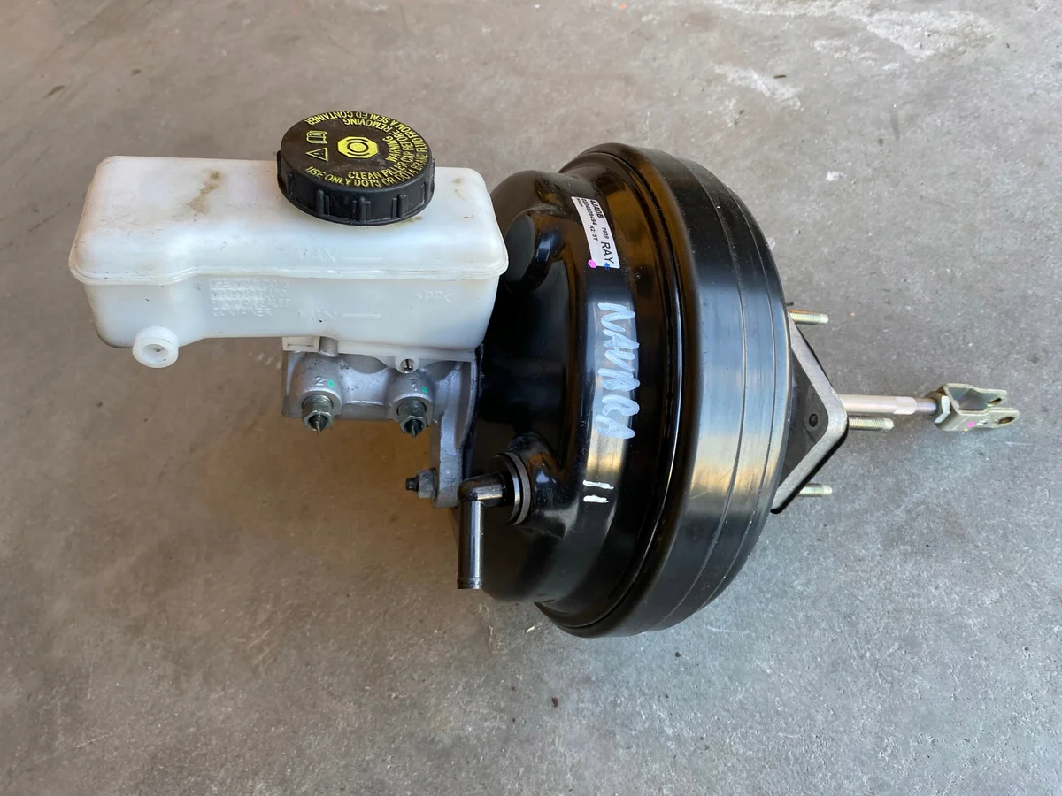 Nissan Navara D23 Bremskraftverstärker 0204809494