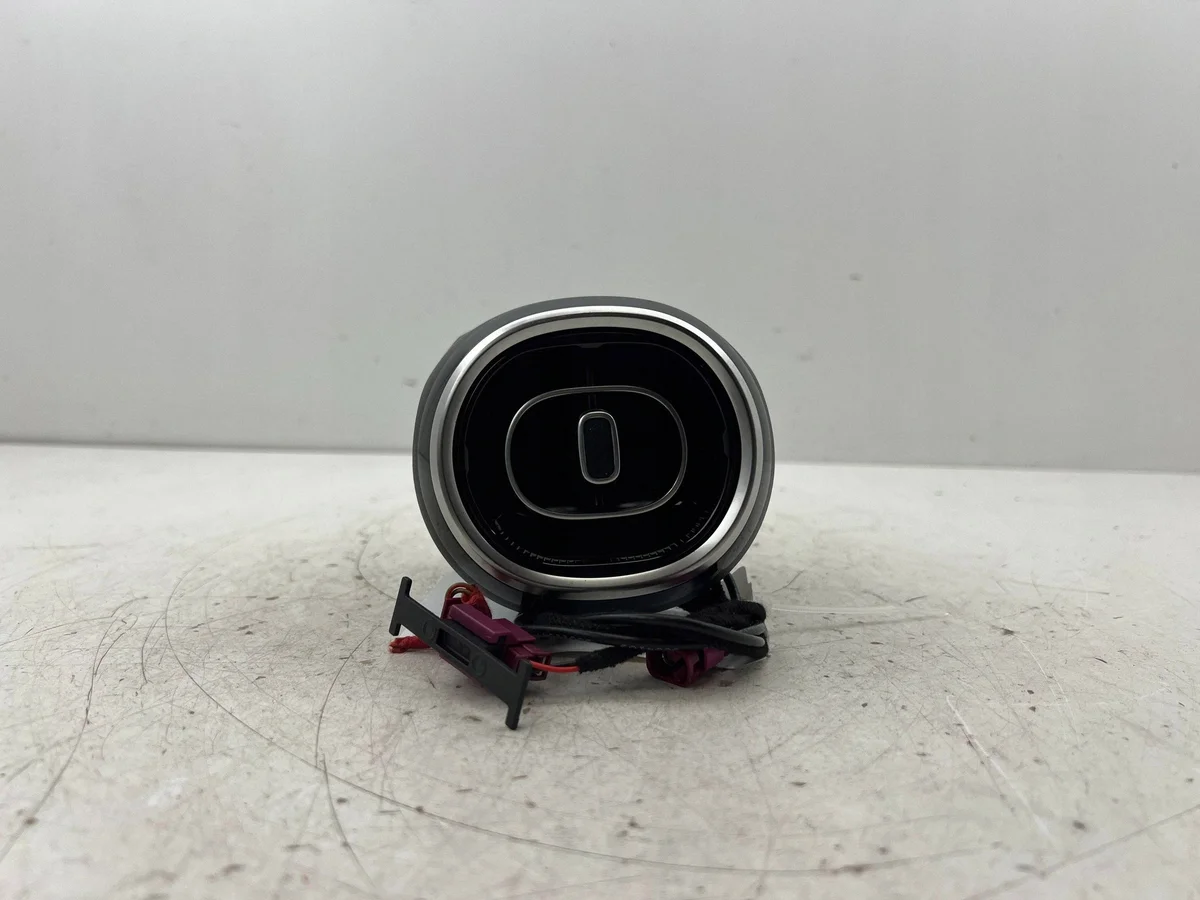 Mercedes-Benz GLC C254 Lüftungsgitter A2068304105 image 3