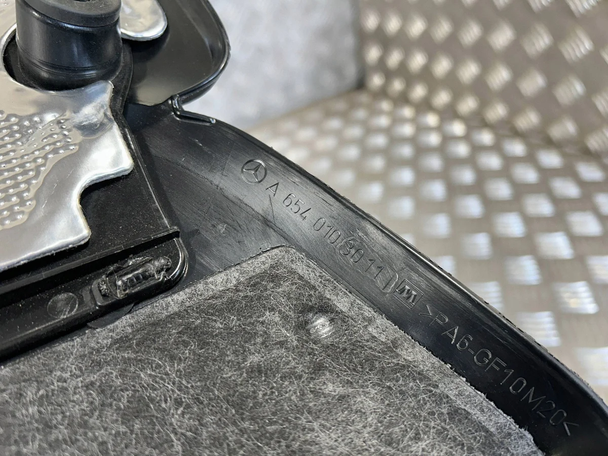 Moottorin suojakansi Mercedes 167 A6540103011 image 6