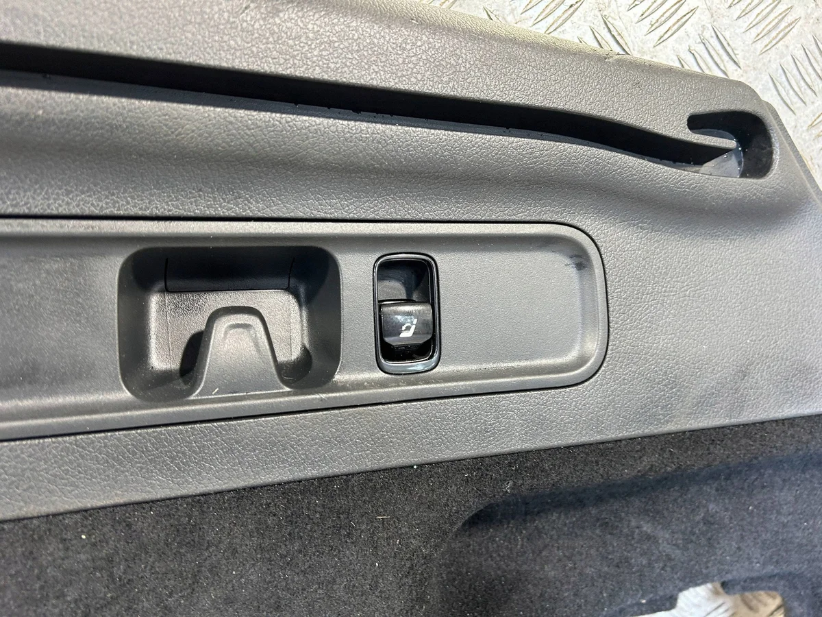 MERCEDES-BENZ GLC (X253, C253) Kofferraumverkleidung rechts image 4