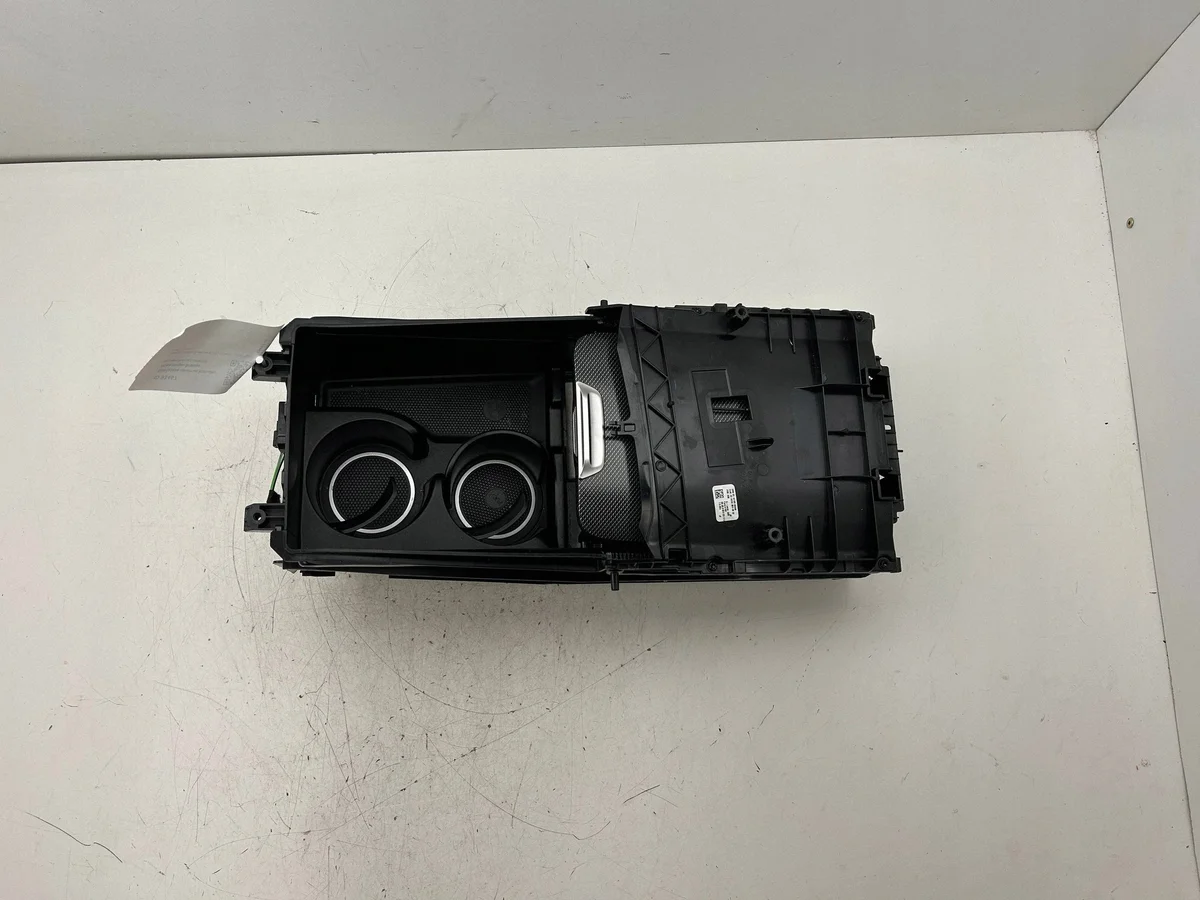 Mercedes-Benz GLC C254 Mittelkonsolenfach A2546807300 image 6