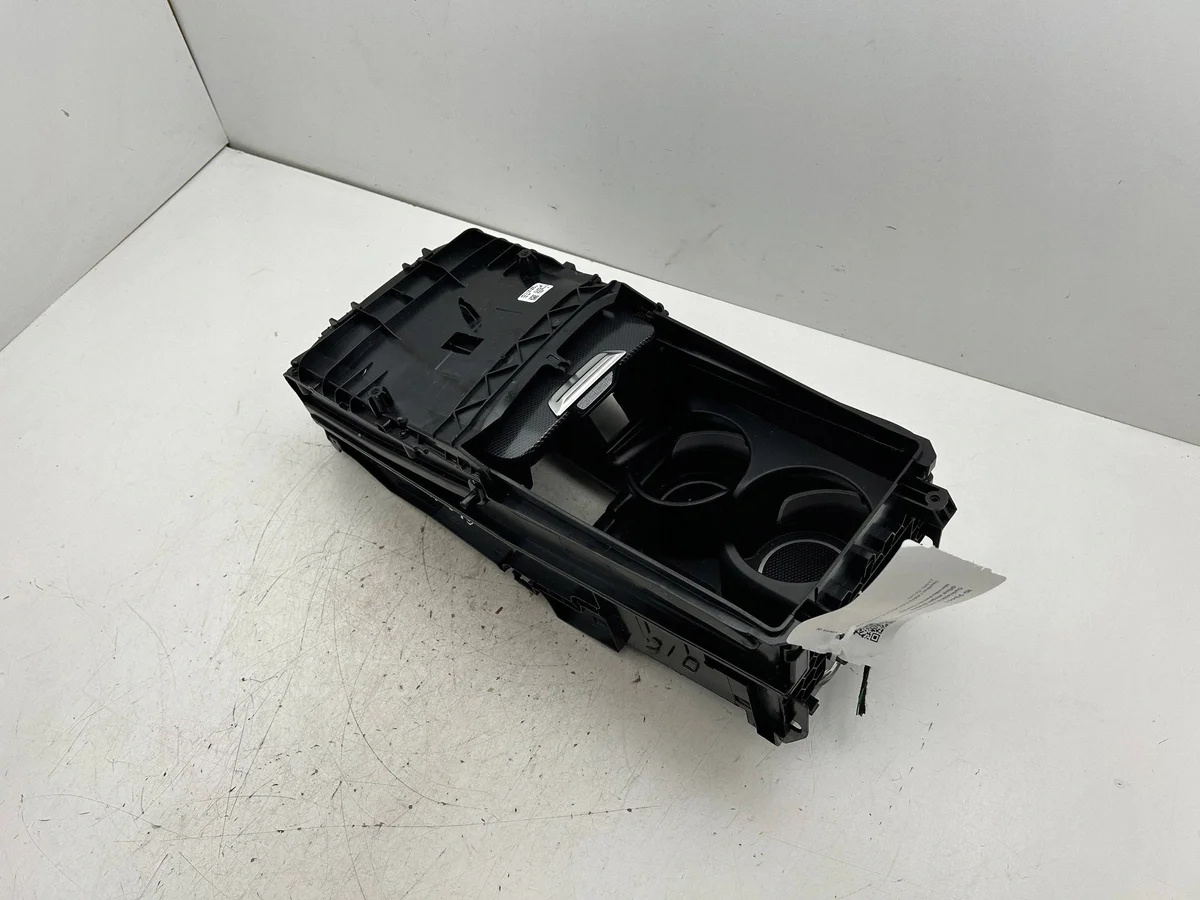 Mercedes-Benz GLC C254 Mittelkonsolenfach A2546807300 image 9