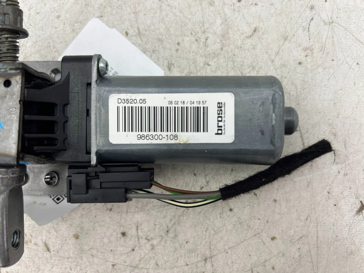 Mercedes-Benz GLE (W166) Motor säte 986300108 image 4