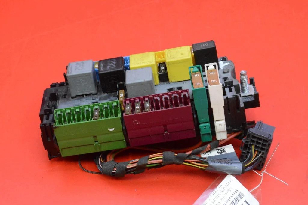 Sicherungskasten Mercedes Vito W447 A2469067100 image 3