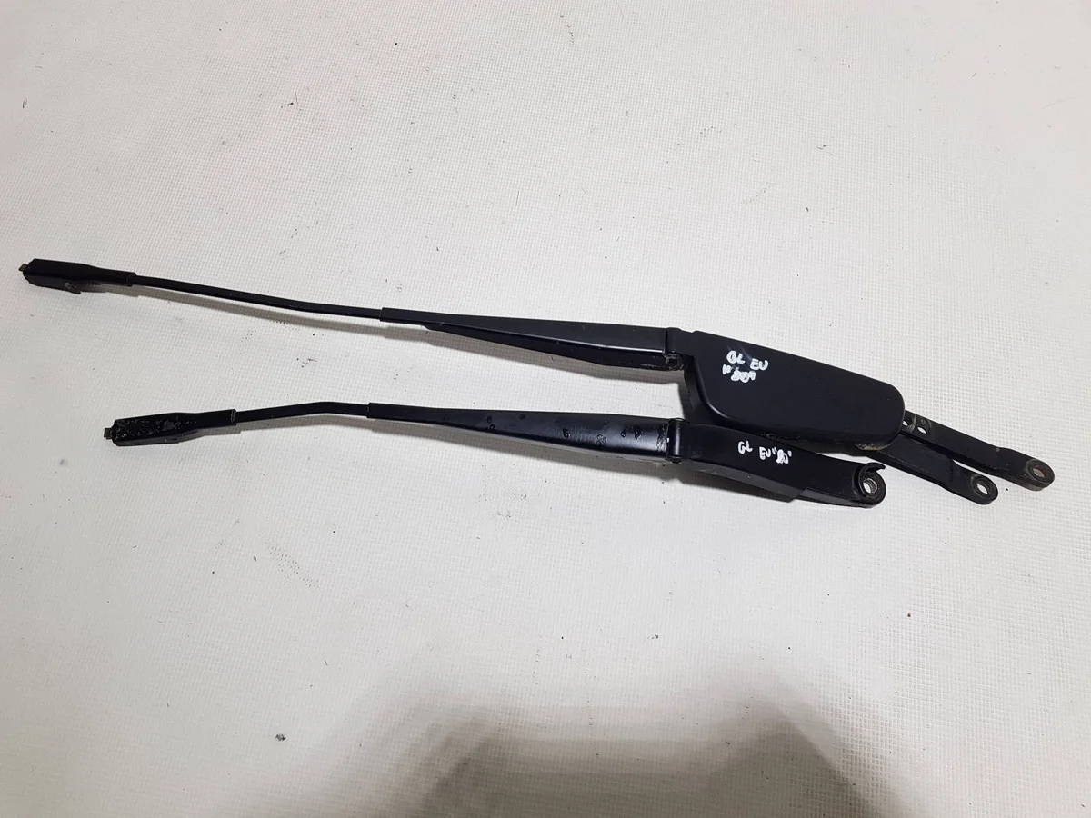 Mercedes GL X164 Wiper Arm Set Used