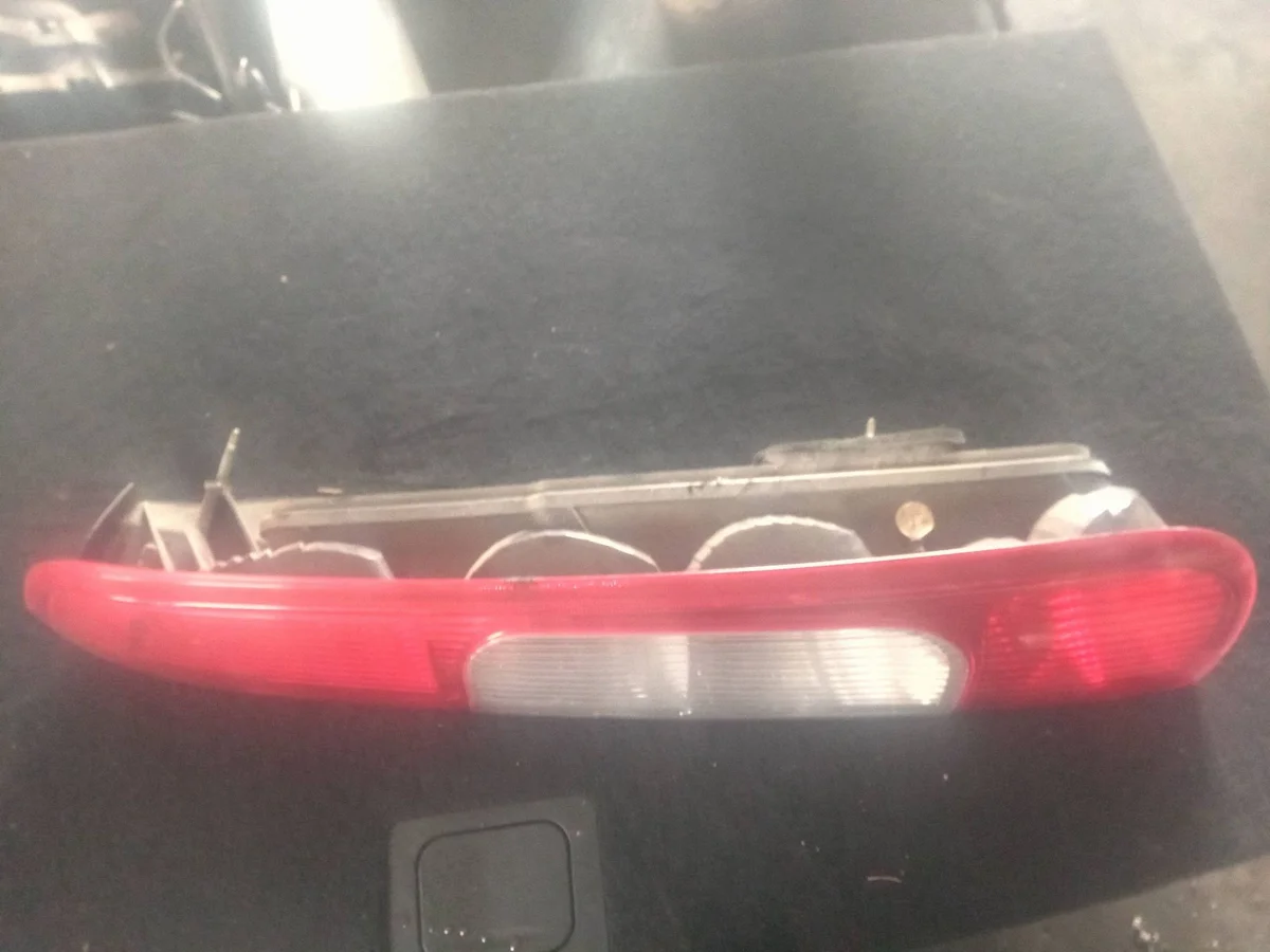 Feu arrière gauche Ford Focus C-MAX IIQ10744