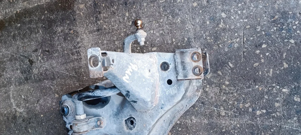 Sanktionen vorne Nissan Qashqai II J11 5711014 image 3
