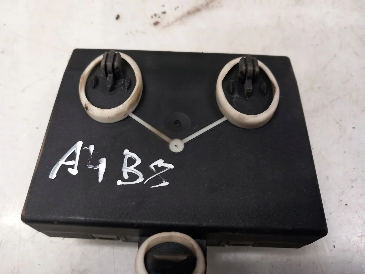 Ohjainmoduuli Audi A4 vasen ovi image 3