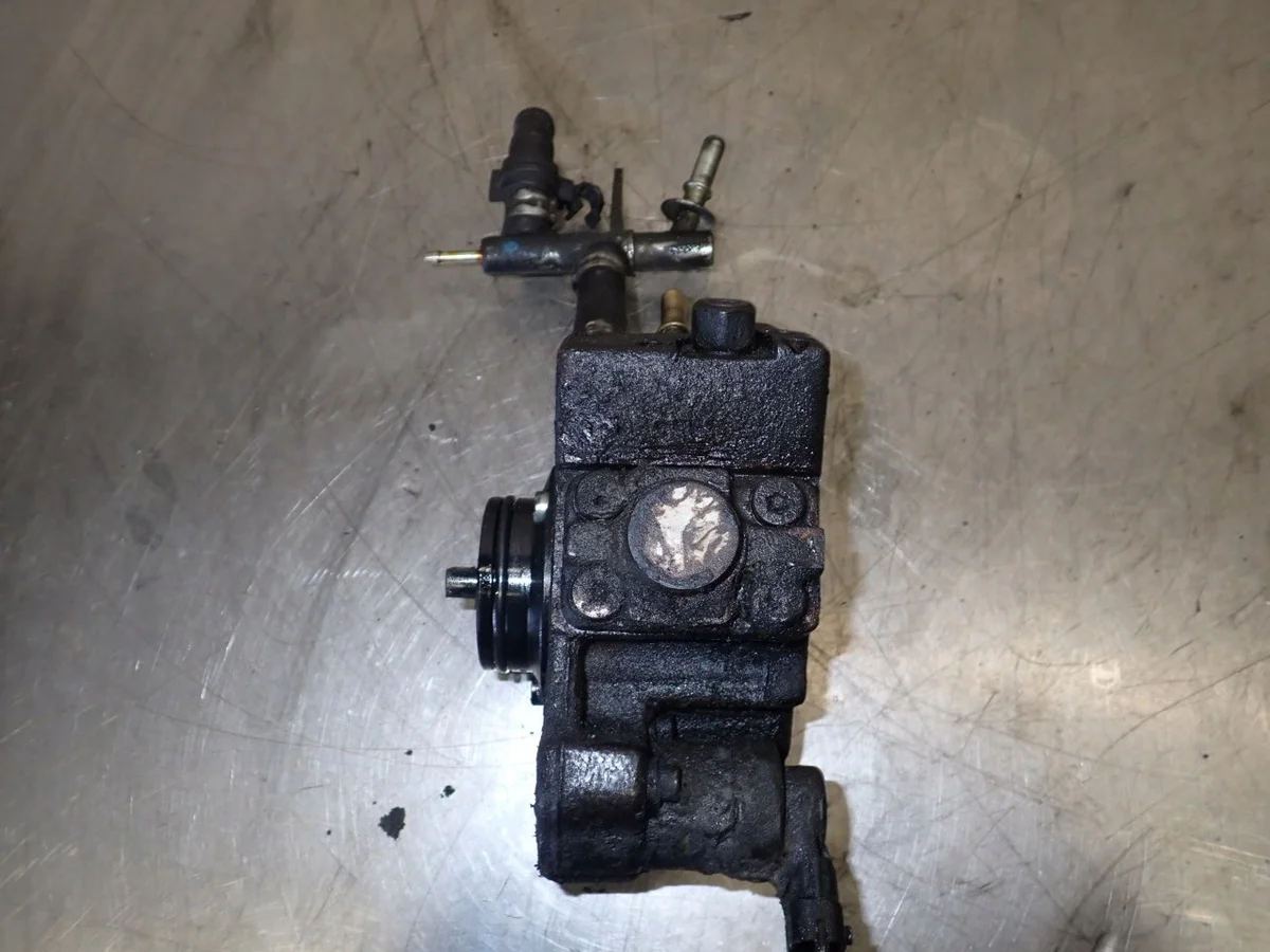 2012 Fiat Punto (199) Einspritzpumpe 0445010311 image 3