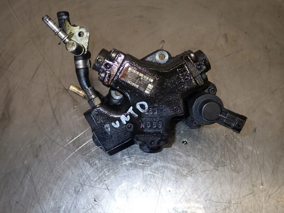 2012 Fiat Punto (199) Einspritzpumpe 0445010311 image 4