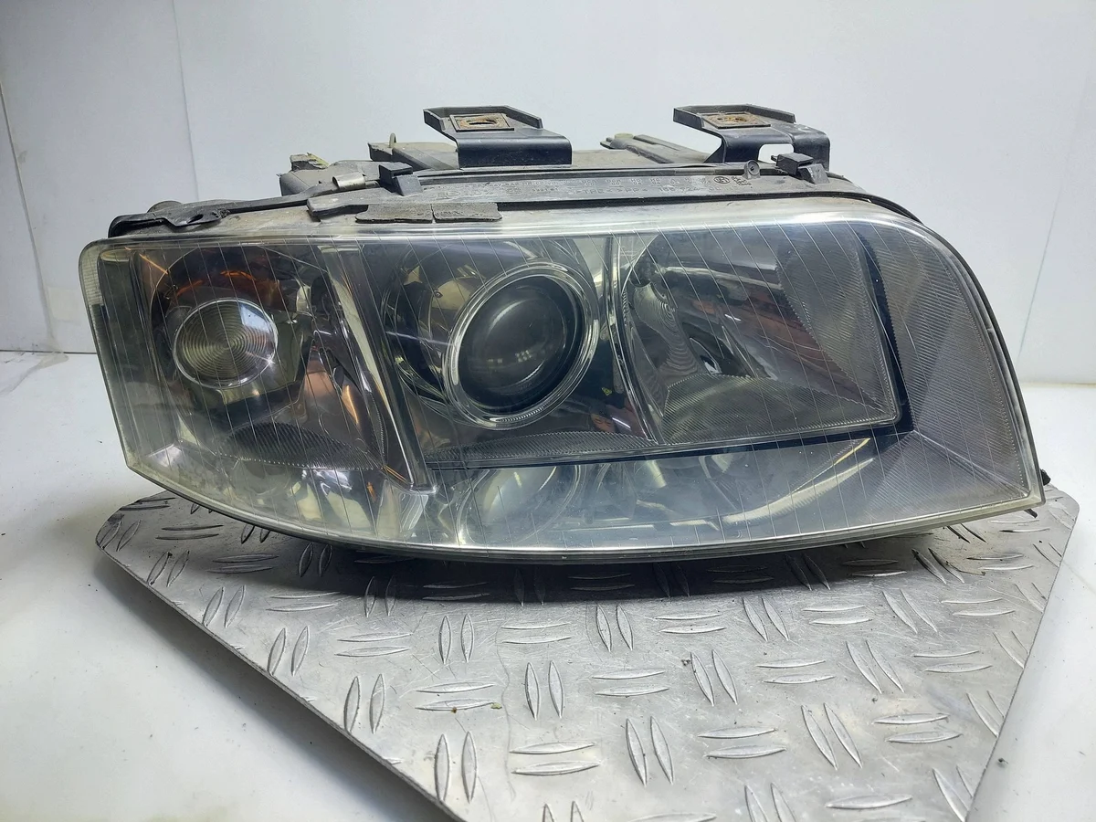 Farol Audi A6 C5 Direito Usado OEM 163069KASCJA