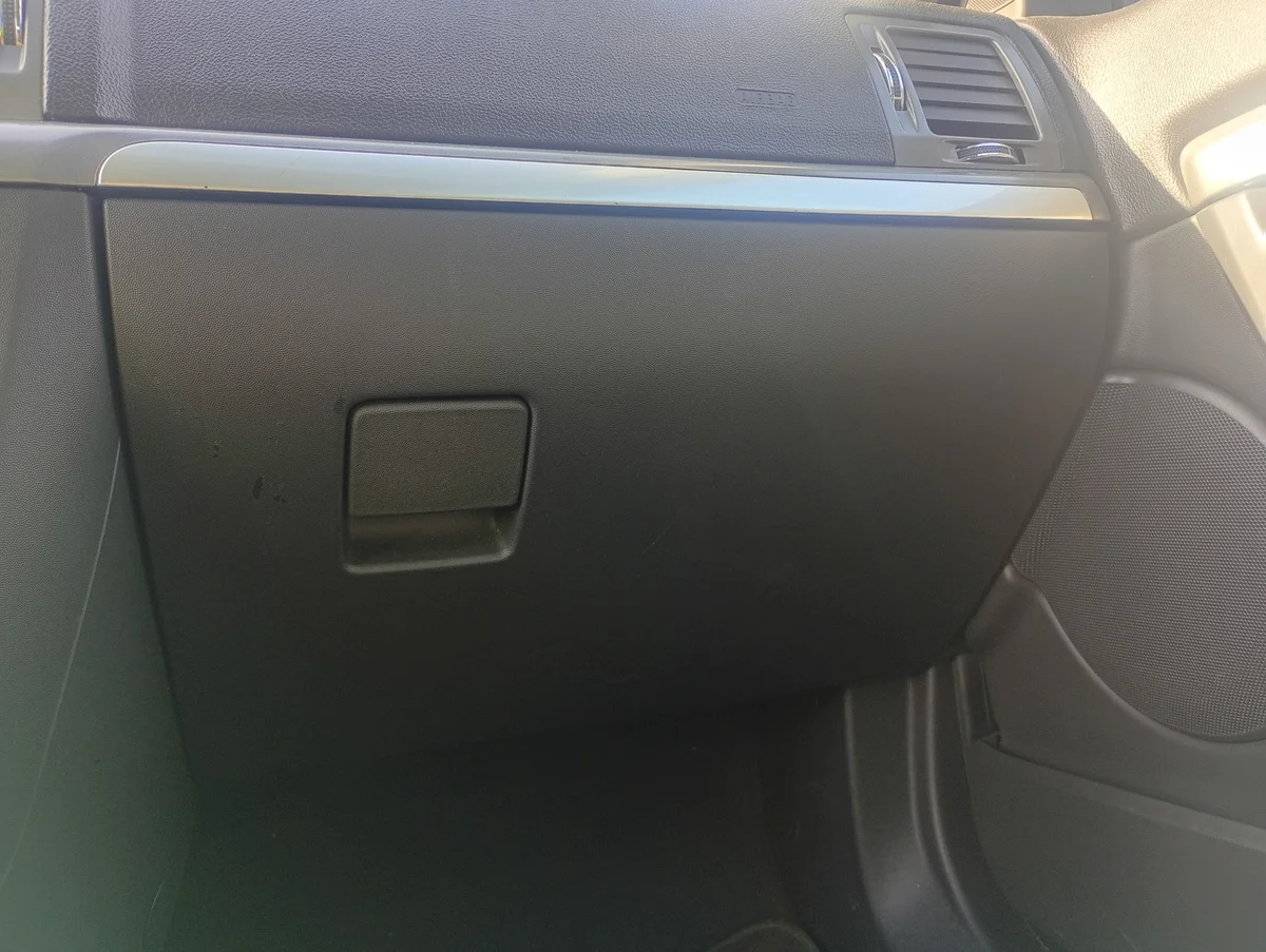 Guantera Opel Vectra C FL 04-08 MM-0110-47