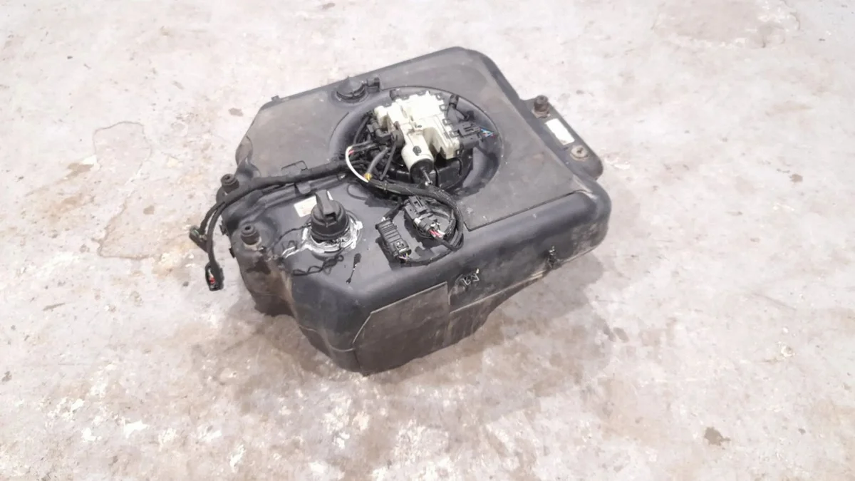 AdBlue Tank Mercedes GL X164 A1644707101 image 3