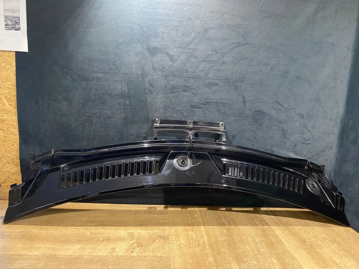 Land Rover Defender L663 Upper Windscreen Cowl