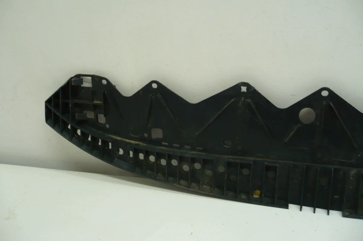 Toyota Yaris II 05-08 Unterfahrschutz vorne image 7